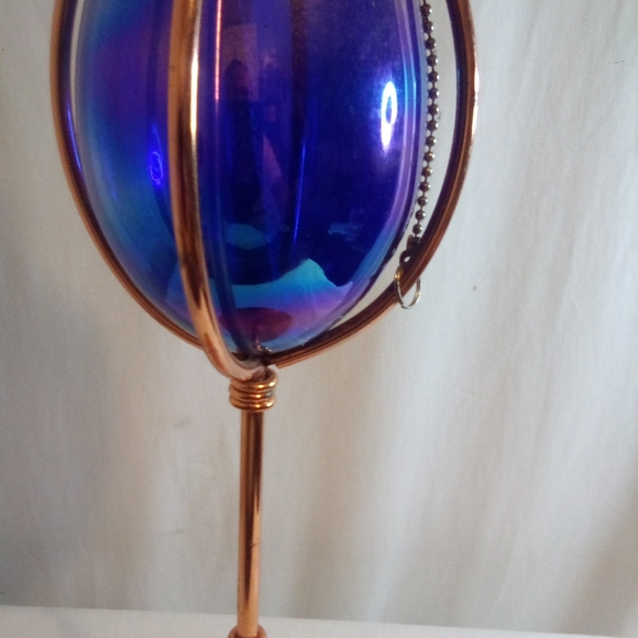 Vintage Hand Blown Blue/purple Glass Oil Lamp on 18" Copper Plated Stand w/ Cap - Picture 3 of 13